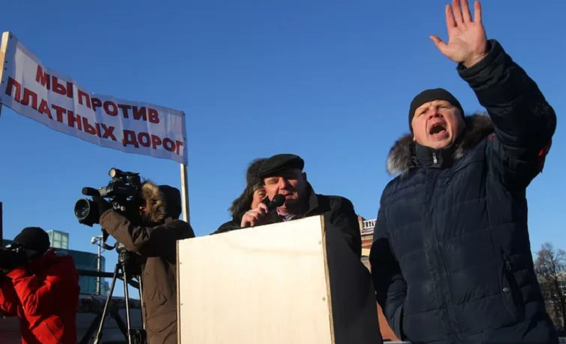 дальнобойщик на митинге